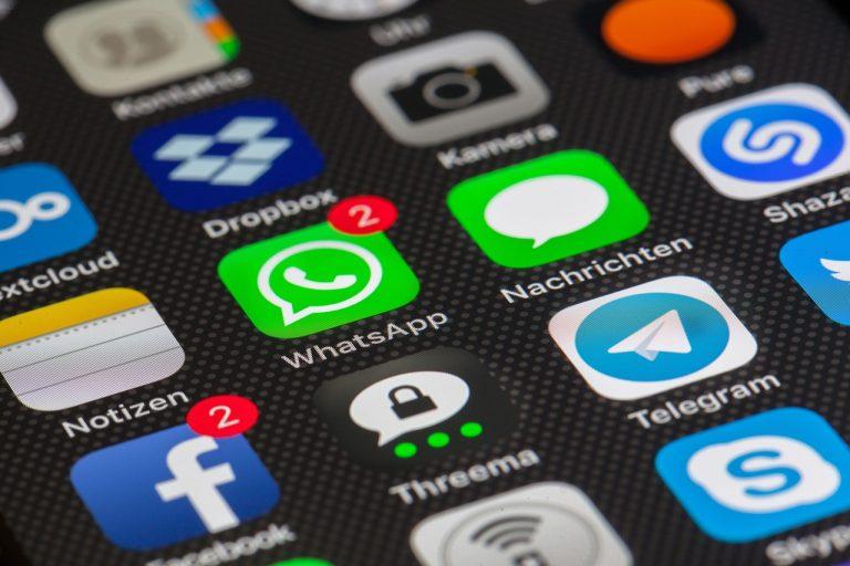 nu imi apar contactele pe whatsapp